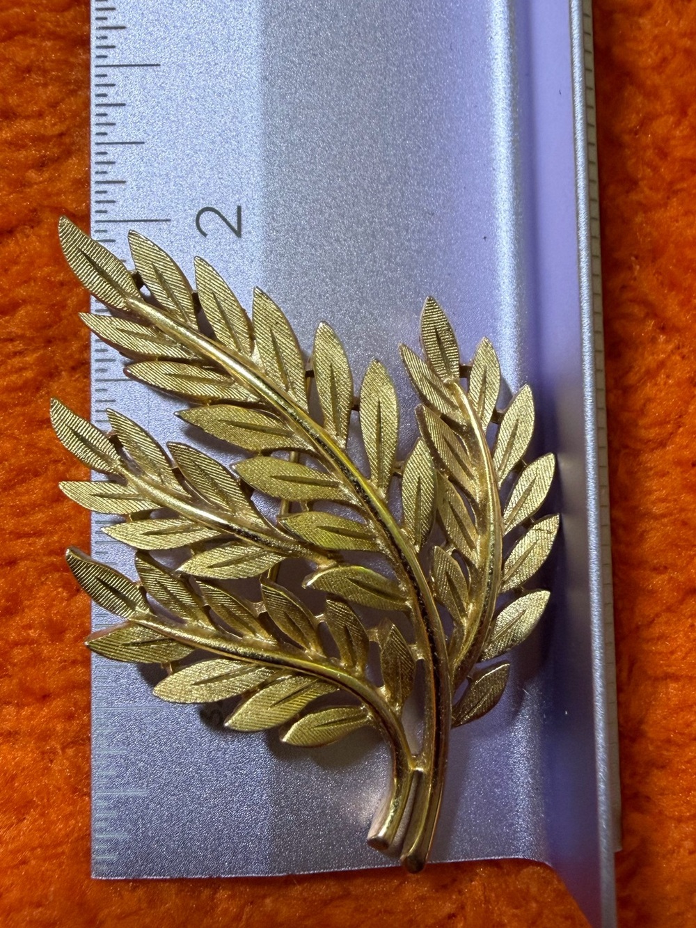 Vintage Trifari Gold Tone Leaf Branch Brooch Pin Textured Foliage Signed 2”